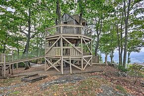 Modern Mountain-view Smokies Retreat w/ Balcony