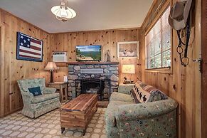 Tonto Nat'l Forest Riverside Cabin!