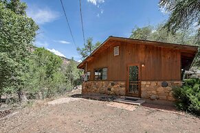 Tonto Nat'l Forest Riverside Cabin!