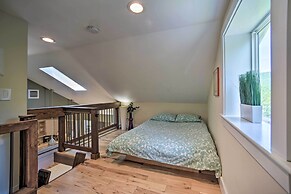 Charming Cottage w/ Deck: Mtn + Lake Views!