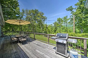 Charming Cottage w/ Deck: Mtn + Lake Views!