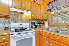 Gatlinburg Smoky Mountain Cabin ~ 1 Mi to Park!