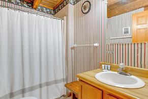 Gatlinburg Smoky Mountain Cabin ~ 1 Mi to Park!