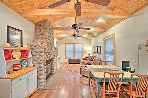 Charming Hilltop Cottage in Medicine Park!