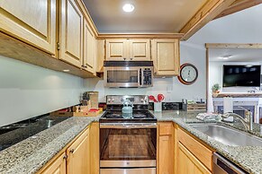 Ski Shuttle & Mountain Views: Keystone Resort Home