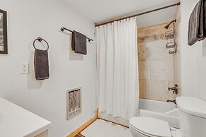 Ski Shuttle & Mountain Views: Keystone Resort Home