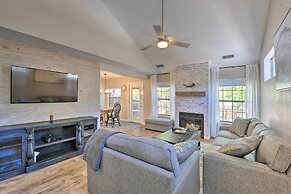 Modern Flagstaff Home w/ Bbq: Walk Downtown!