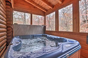 Cozy Family Cabin w/ Hot Tub ~ 4 Mi to Dollywood!