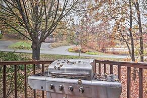 Cozy Family Cabin w/ Hot Tub ~ 4 Mi to Dollywood!