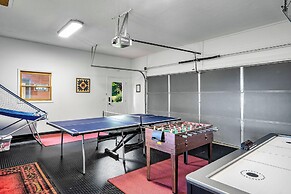 Spacious Murphy Cabin w/ Game Rooms + Mtn Views!