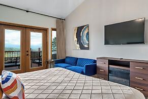 Game Rooms + Views: Spacious Mtn Cabin in Murphy!