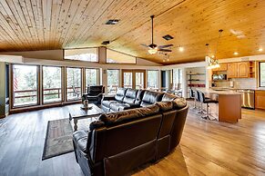 Upscale Cabin w/ Mountain Views + Large Game Room!