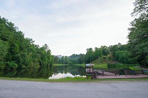 Secluded Cabin w/ Deck, Hot Tub & Lake Access!