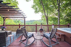 Secluded Cabin w/ Deck, Hot Tub & Lake Access!