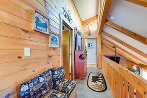 Secluded Cabin w/ Deck, Hot Tub & Lake Access!