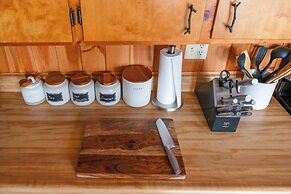 Secluded Cabin w/ Deck, Hot Tub & Lake Access!