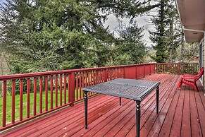 Charming Kelso Home w/ Proximity to Cowlitz River!