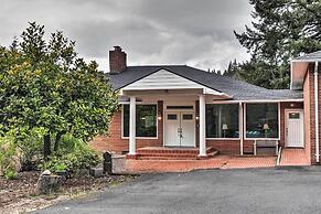 Charming Kelso Home w/ Proximity to Cowlitz River!