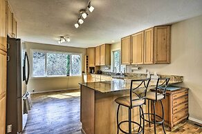 Charming Kelso Home w/ Proximity to Cowlitz River!