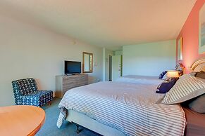 Margaritaville Oasis w/ Hot Tub: Boat & Golf!