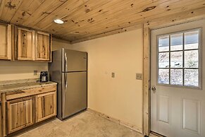 Quaint Appalachian Getaway ~ 2 Mi to Boone!