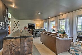 Luxe Lakefront Family Cottage: Private Beach, Dock