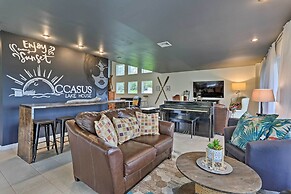 Luxe Lakefront Family Cottage: Private Beach, Dock