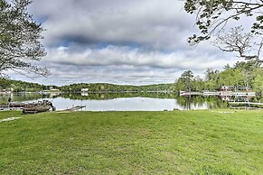 Luxe Lakefront Family Cottage: Private Beach, Dock
