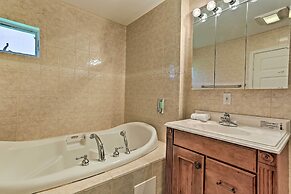 Luxe Lakefront Family Cottage: Private Beach, Dock