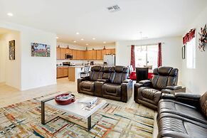 3 Mi to Goodyear Ballpark: Desert Den w/ Pool