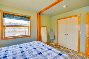 'off The Beaten Path' Cabin w/ Mtn Views & Hot Tub