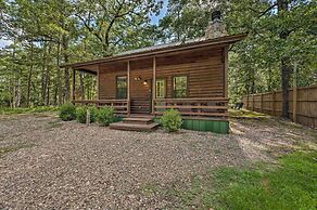 Ideally Located Broken Bow Cabin - Private Hot Tub