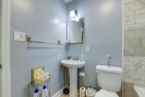 Renovated Charlotte Bungalow - 3 Mi to Downtown!