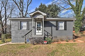 Renovated Charlotte Bungalow - 3 Mi to Downtown!