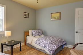 Renovated Charlotte Bungalow - 3 Mi to Downtown!
