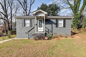 Renovated Charlotte Bungalow - 3 Mi to Downtown!