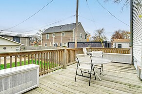 Pet-friendly Family Apartment - Near NU Campus!