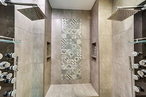 Lakefront Afton Home w/ Hot Tub & Shared Dock!