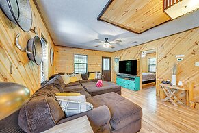 Broken Bow Cabin w/ Hot Tub + Game Room!