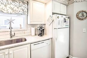 Waterfront North Myrtle Beach Condo w/ Pool Access