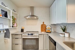 Luxe Waterfront Oasis w/ Dock - Direct Lake Access