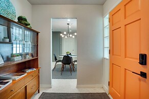 Luxe Waterfront Oasis w/ Dock - Direct Lake Access