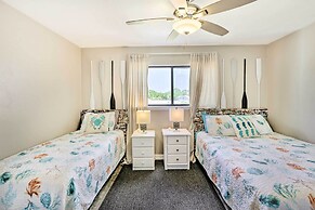 Waterfront Escape w/ Balcony on Shell Point Beach!