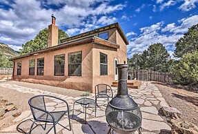 Artist's Retreat w/ Pecos National Park Views!