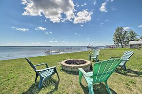 Houghton Lake House w/ Fire Pit - 2 Mi to Trails!