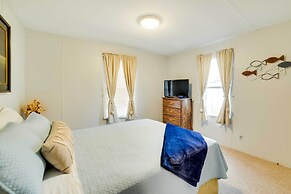 Kentucky Lakeside Home w/ Deck - 20 Mi to Lbl!