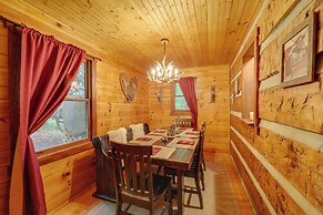 Gorgeous Boone Area Cabin w/ 2 Decks + Fireplaces!