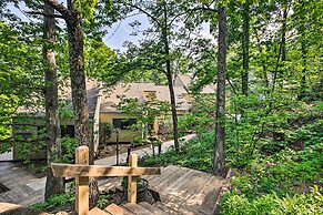 Cozy Wintergreen Resort Condo: Walk to Ski Lifts!