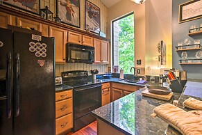 Cozy Wintergreen Resort Condo: Walk to Ski Lifts!