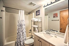 Cozy Wintergreen Resort Condo: Walk to Ski Lifts!